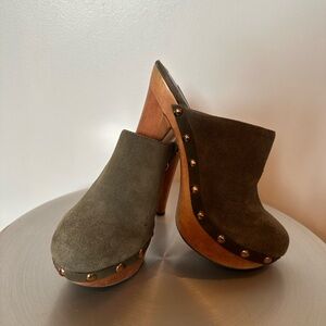 Steve Madden Olive Suede Studded Clogs
 Green Platform 5” Heel Sz 7.5 Boho Biker